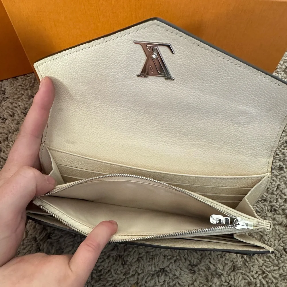 Louis Vuitton MyLockme Flower Fleurs BB Purse and Wallet - Picture 11 of 11